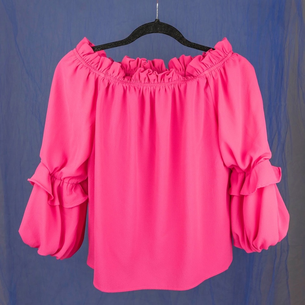 Adorable bright pink Suomi Blouse